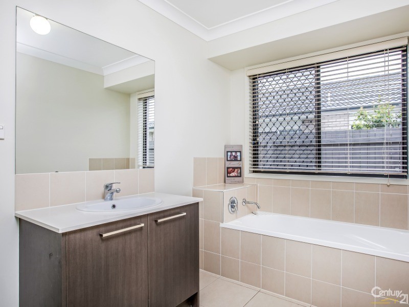 92 Nutmeg Drive, Griffin QLD 4503