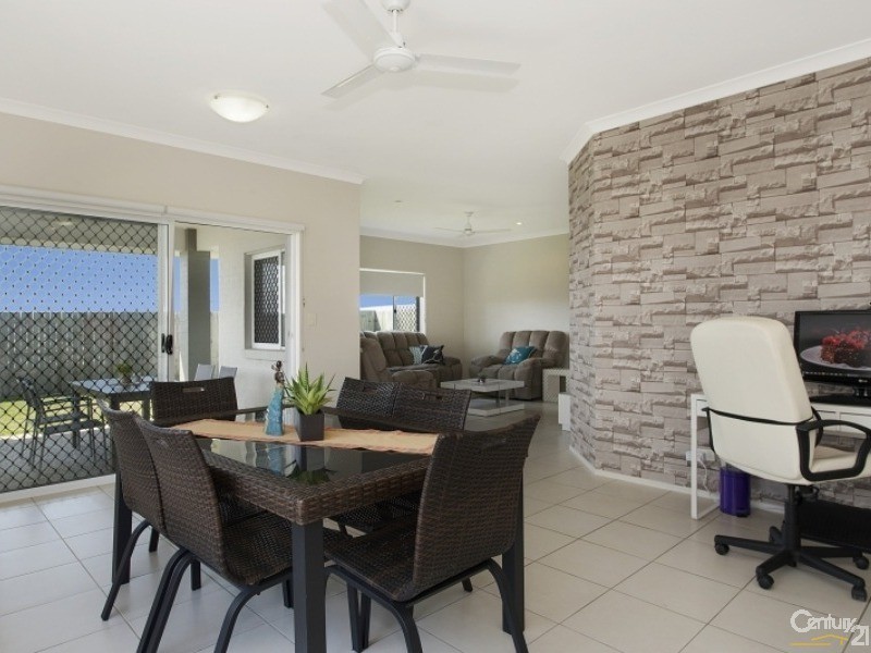 8 Nina Crescent, North Lakes QLD 4509