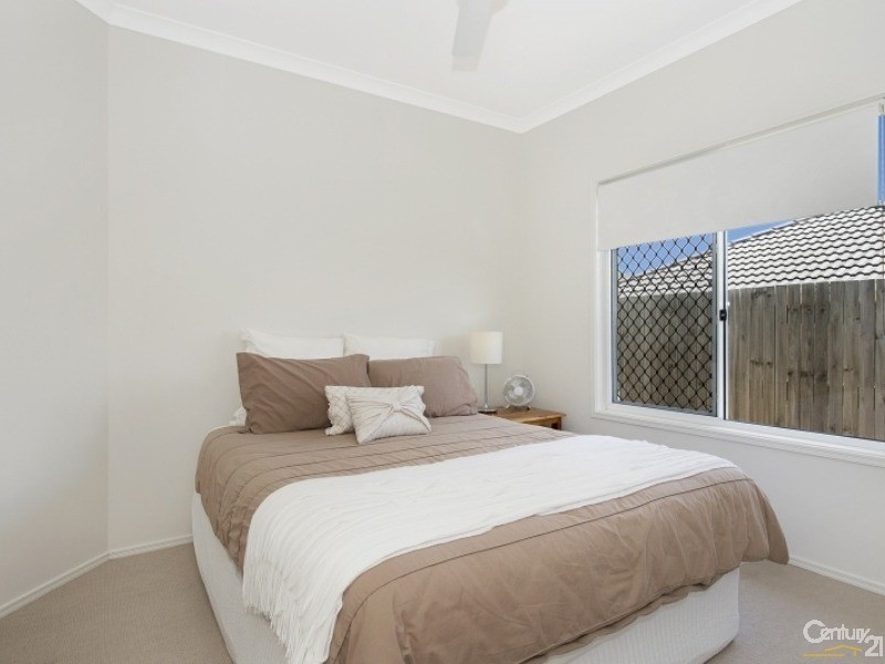 8 Nina Crescent, North Lakes QLD 4509