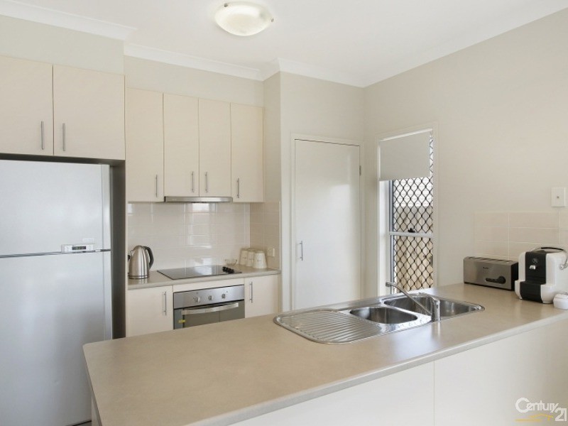 8 Nina Crescent, North Lakes QLD 4509