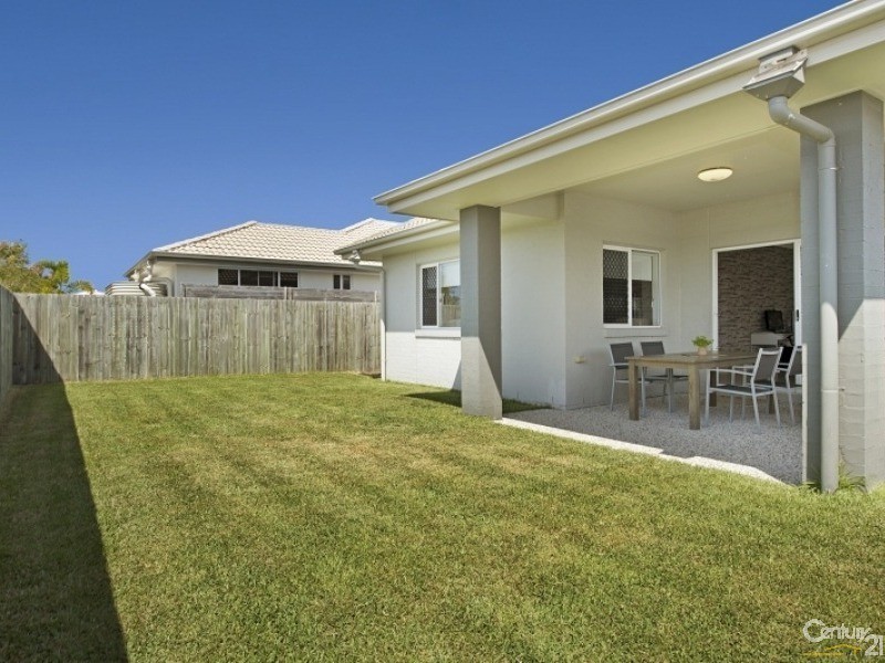 8 Nina Crescent, North Lakes QLD 4509
