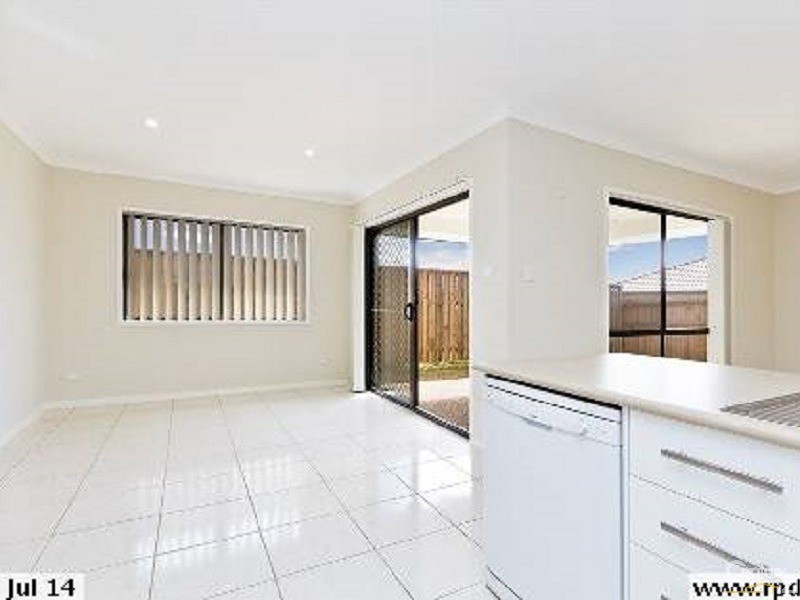 6 Melville Parade, North Lakes QLD 4509