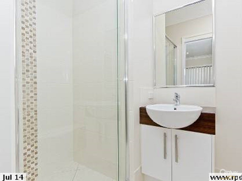 6 Melville Parade, North Lakes QLD 4509