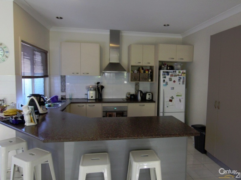 8 Welsby Ct, Rothwell QLD 4022