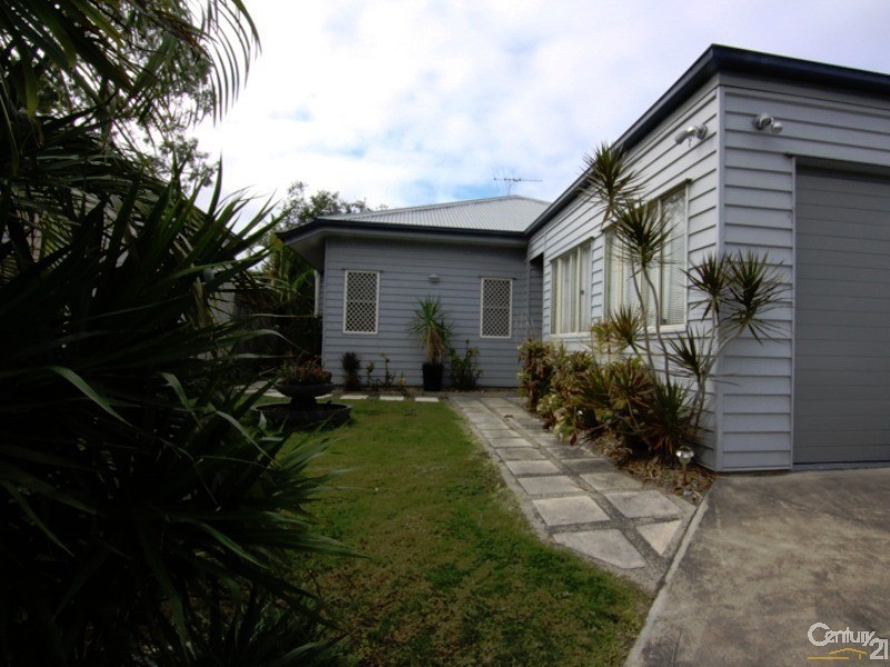 8 Welsby Ct, Rothwell QLD 4022