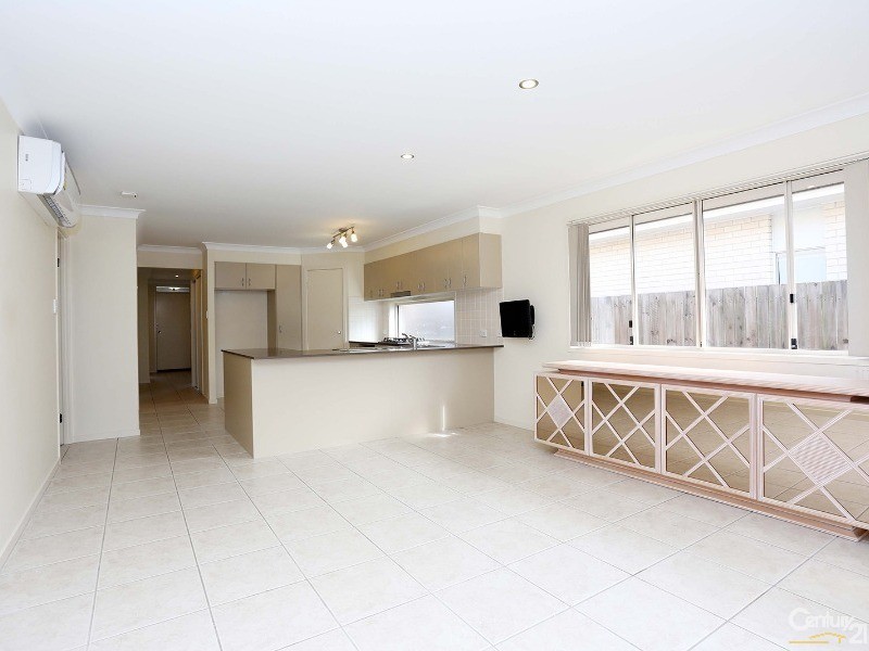 18 Langham Crescent, North Lakes QLD 4509