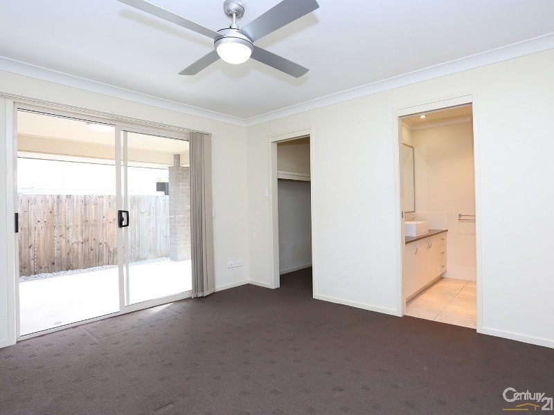 18 Langham Crescent, North Lakes QLD 4509