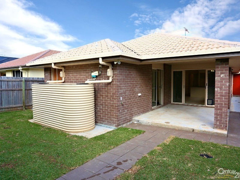 18 Langham Crescent, North Lakes QLD 4509