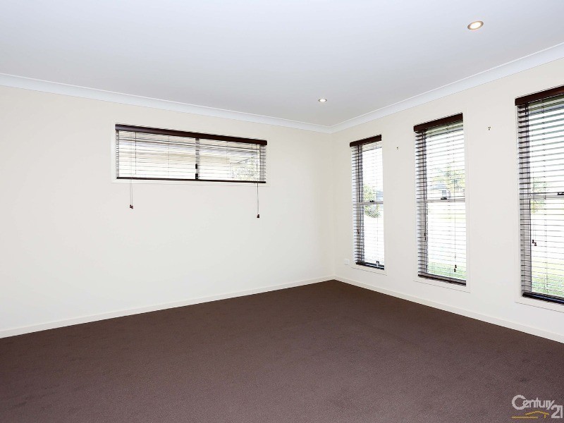 18 Langham Crescent, North Lakes QLD 4509