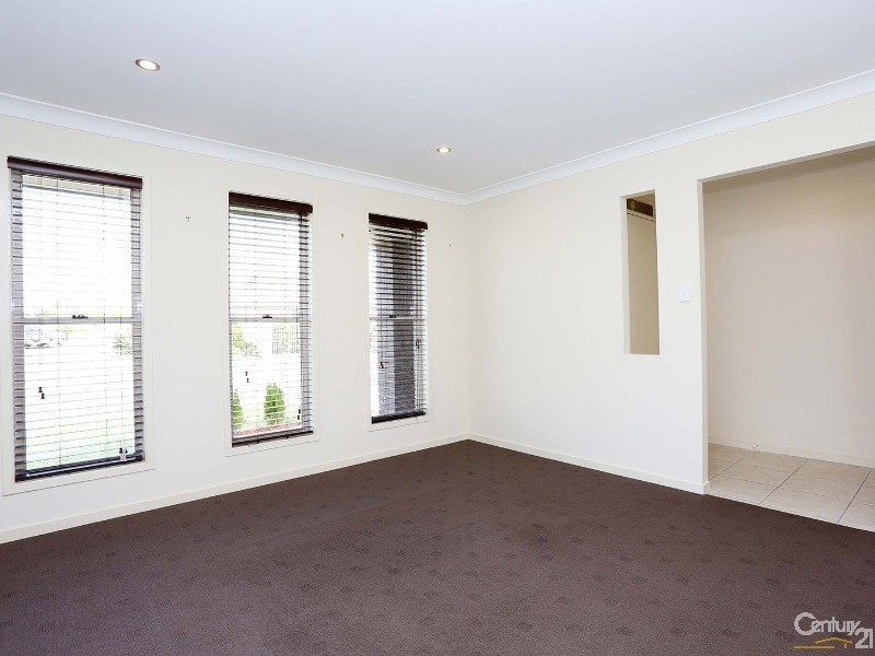 18 Langham Crescent, North Lakes QLD 4509