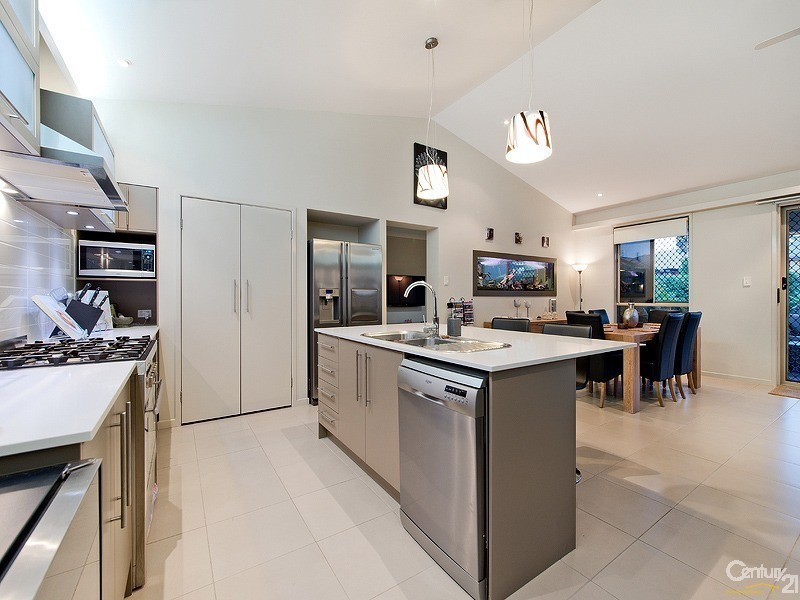 16 Dusky Street, North Lakes QLD 4509