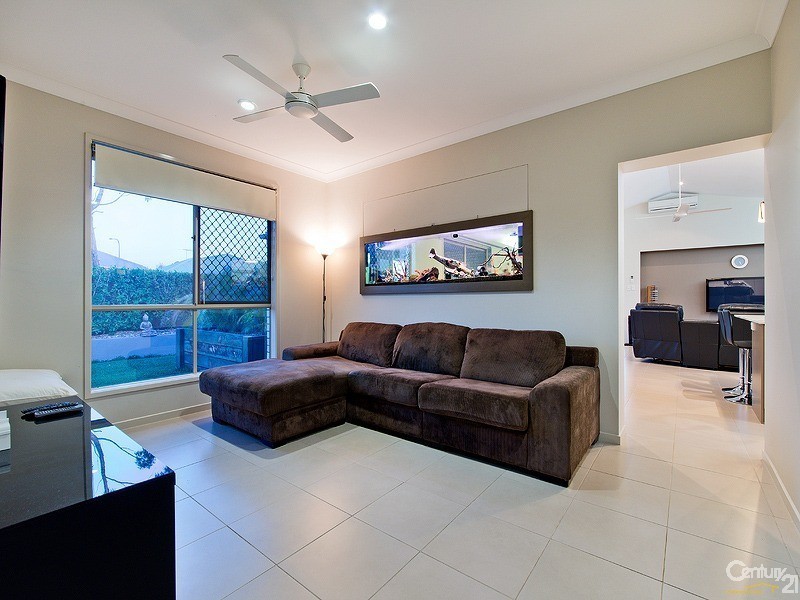 16 Dusky Street, North Lakes QLD 4509