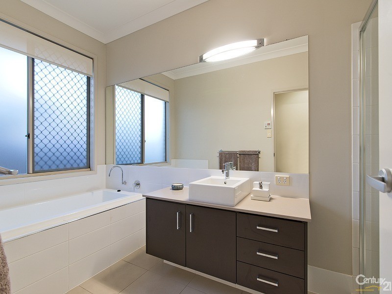 16 Dusky Street, North Lakes QLD 4509