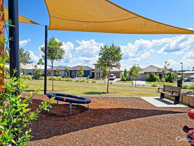 61 Denham Crescent, North Lakes QLD 4509