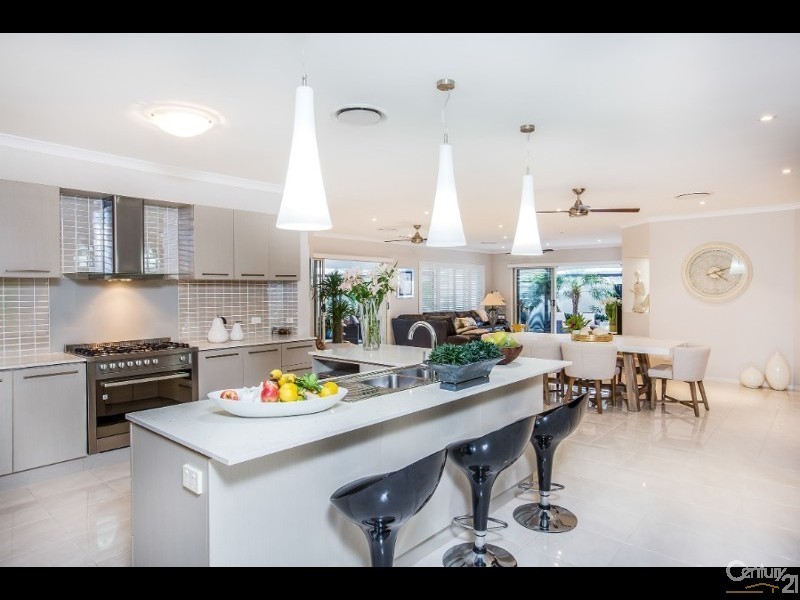 14  BAYBREEZE CR, Murrumba Downs QLD 4503