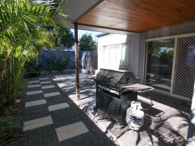 8 Welsby Street, Rothwell QLD 4022