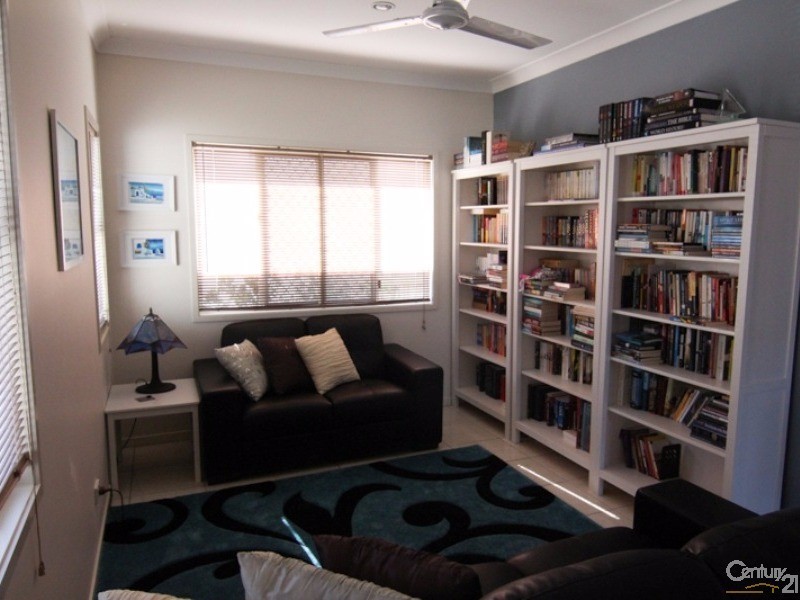 8 Welsby Street, Rothwell QLD 4022