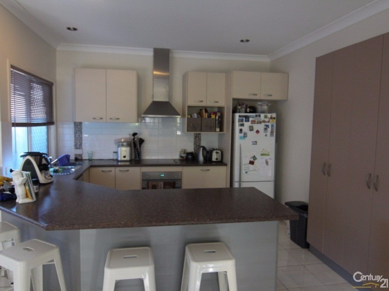 8 Welsby Street, Rothwell QLD 4022