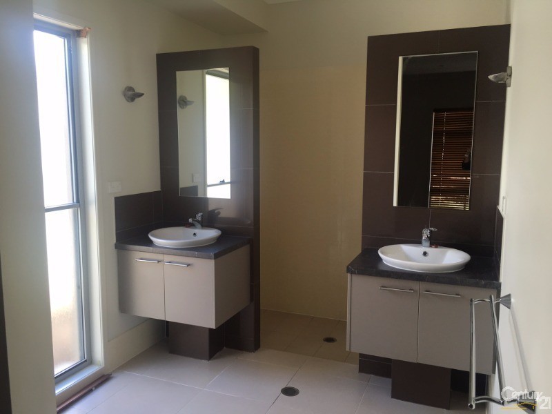 24 Elkington Circuit, North Lakes QLD 4509