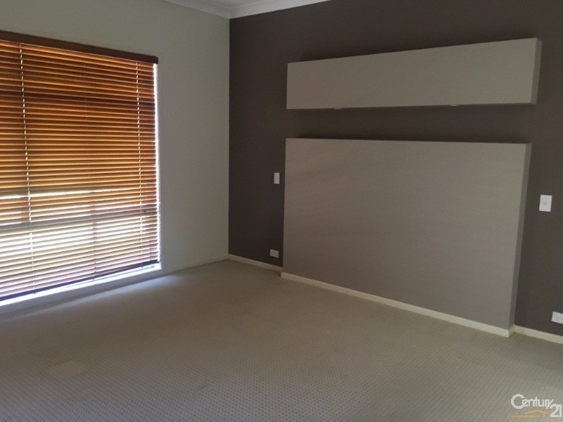 24 Elkington Circuit, North Lakes QLD 4509