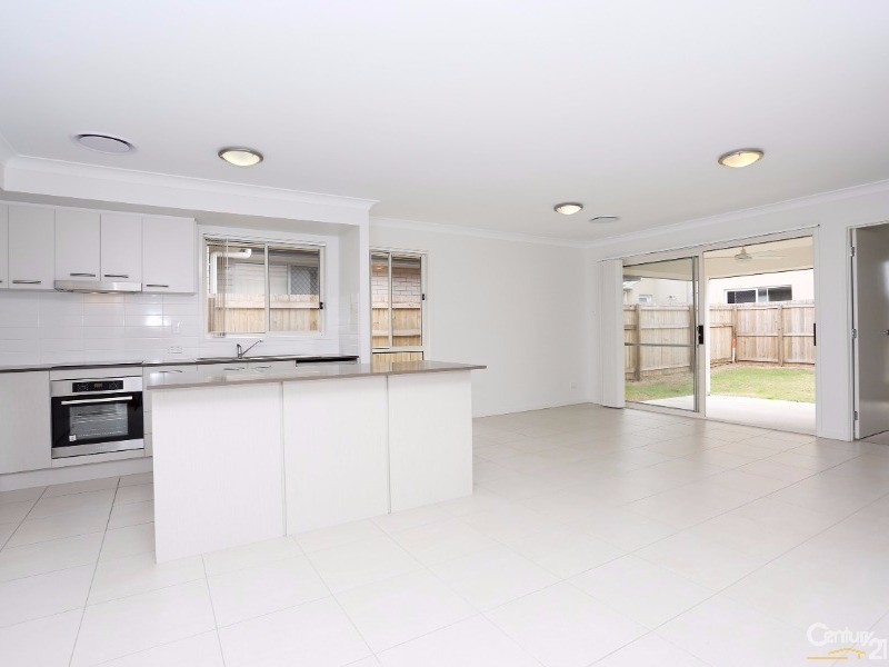 74 Mapleton Drive, North Lakes QLD 4509