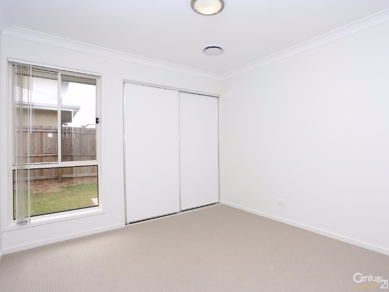 74 Mapleton Drive, North Lakes QLD 4509