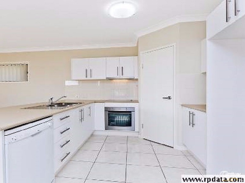 6 Melville Parade, North Lakes QLD 4509