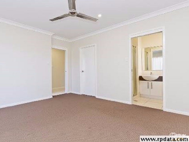 6 Melville Parade, North Lakes QLD 4509