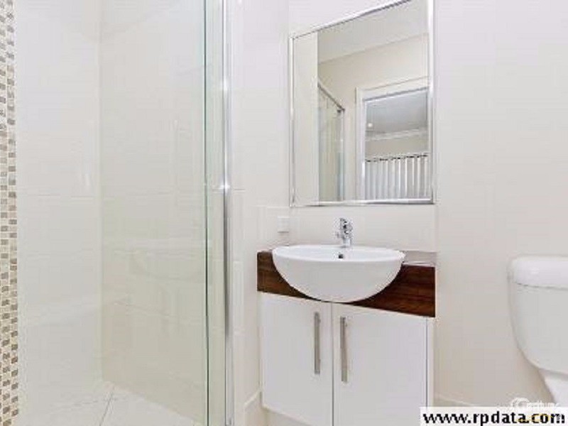 6 Melville Parade, North Lakes QLD 4509