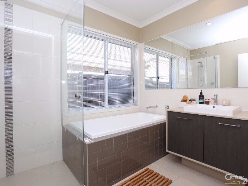 17 Lytham Circuit, North Lakes QLD 4509