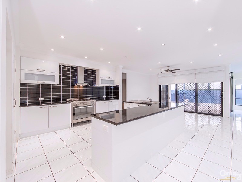 14 Wellington Rd, Murrumba Downs QLD 4503