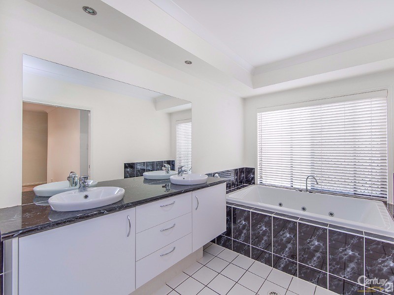 14 Wellington Road, Murrumba Downs QLD 4503