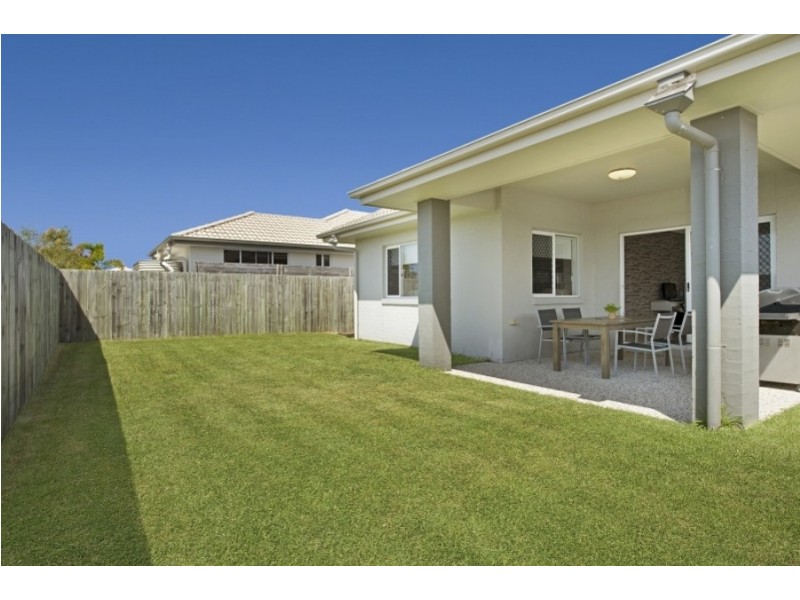 8 Nina Crescent, North Lakes QLD 4509