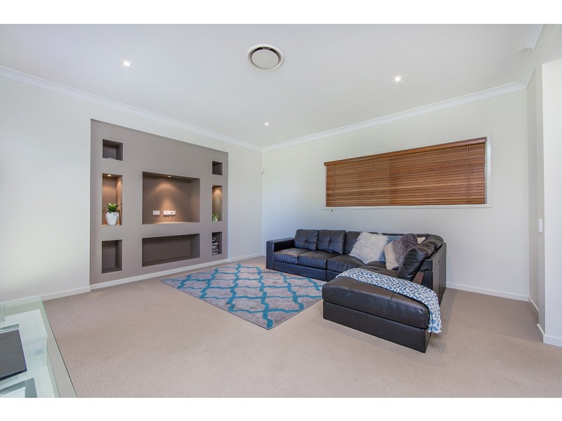 24 Elkington Circuit, North Lakes QLD 4509