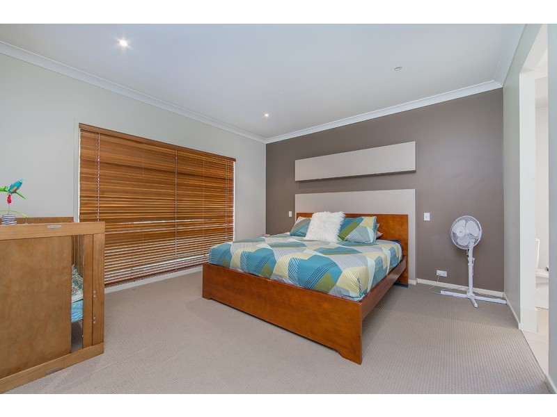 24 Elkington Circuit, North Lakes QLD 4509