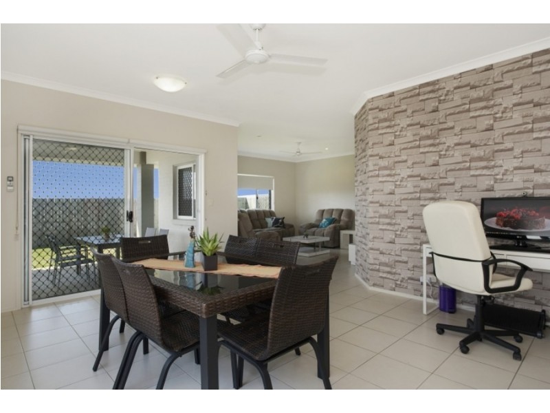 8 Nina Crescent, North Lakes QLD 4509