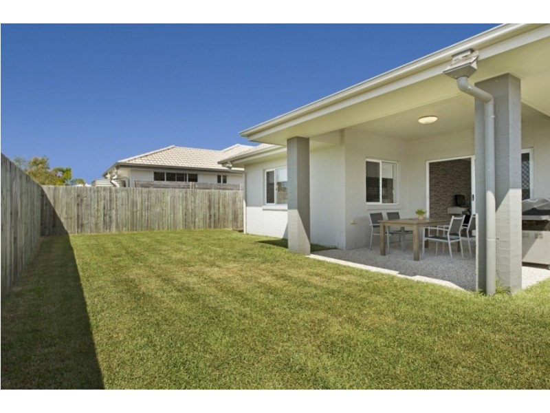 8 Nina Crescent, North Lakes QLD 4509