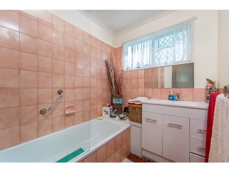 22 Dolphin St, Deception Bay QLD 4508