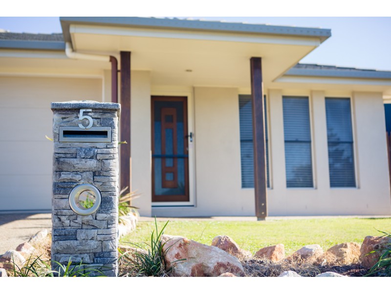 5 Scenic Drive, Murrumba Downs QLD 4503