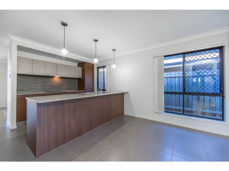 42 Denham Crescent, North Lakes QLD 4509