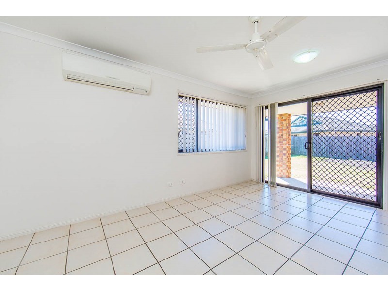 17 Cambridge Street, Rothwell QLD 4022