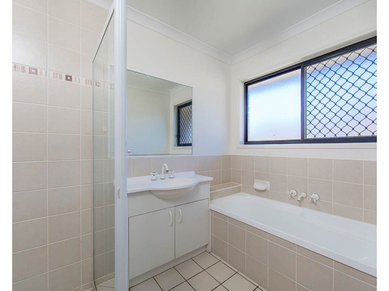 17 Cambridge Street, Rothwell QLD 4022