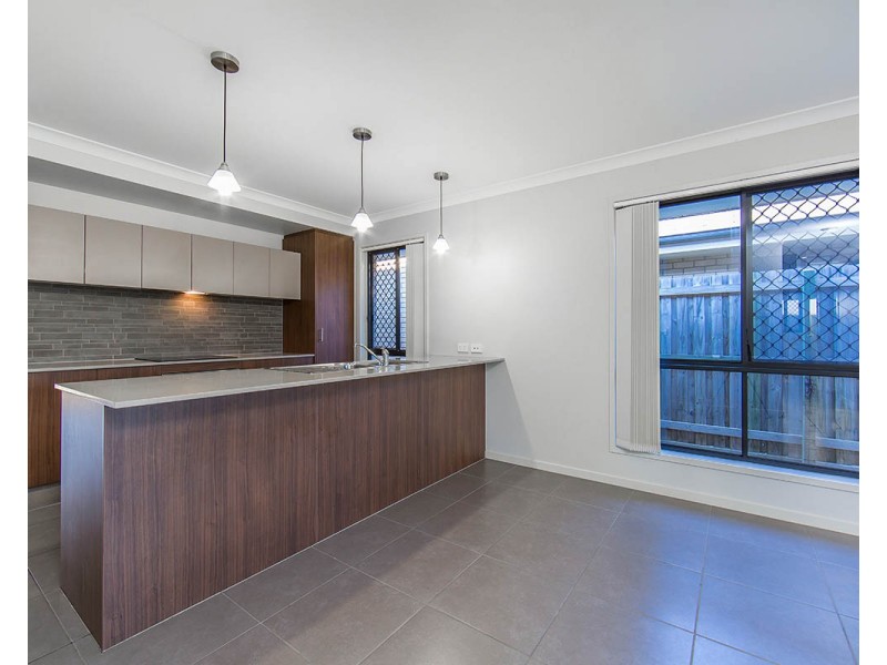 42 Denham Crescent, North Lakes QLD 4509