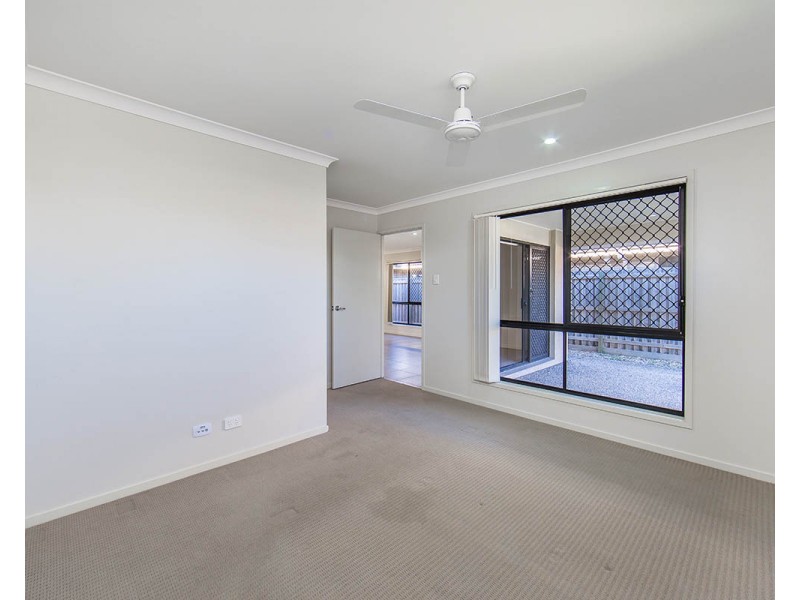 42 Denham Crescent, North Lakes QLD 4509