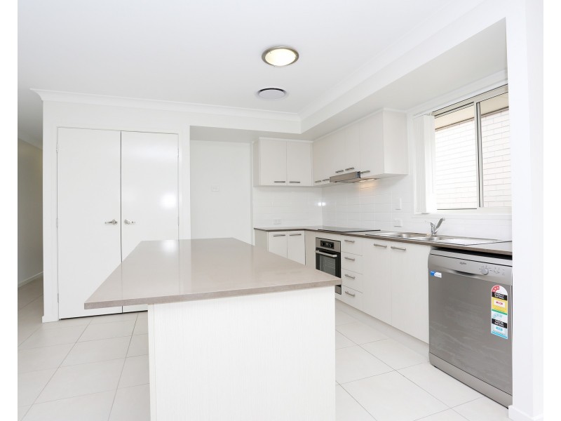 74 Mapleton Drive, North Lakes QLD 4509