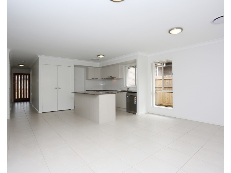 74 Mapleton Drive, North Lakes QLD 4509