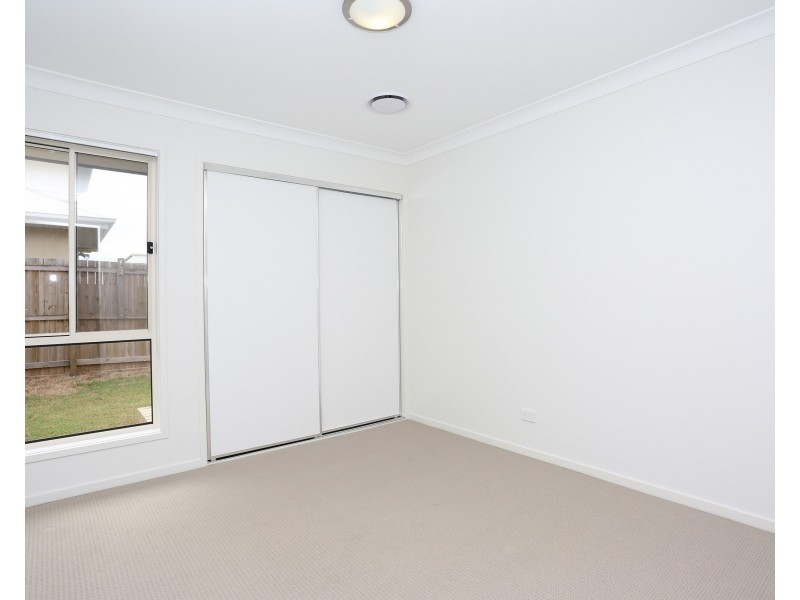 74 Mapleton Drive, North Lakes QLD 4509