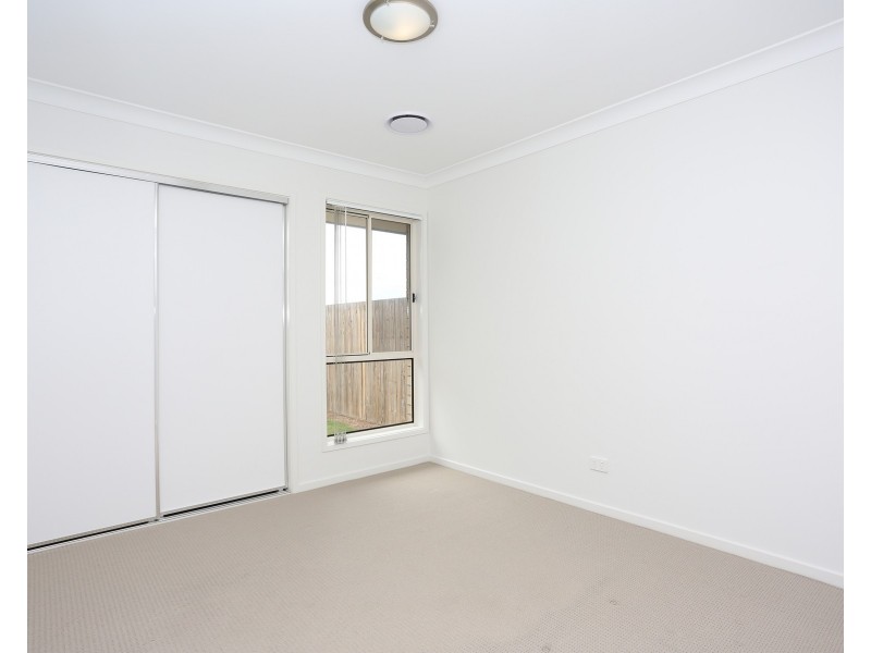 74 Mapleton Drive, North Lakes QLD 4509