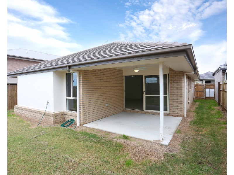 74 Mapleton Drive, North Lakes QLD 4509