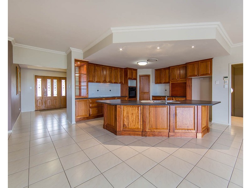 8 Edgewater Court, Murrumba Downs QLD 4503